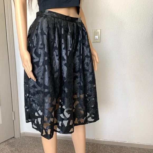 NWOT Michael Kors Black Faux Leather Midi Skirt Sz 4 Black Floral Cutout Skirt - Picture 5 of 8